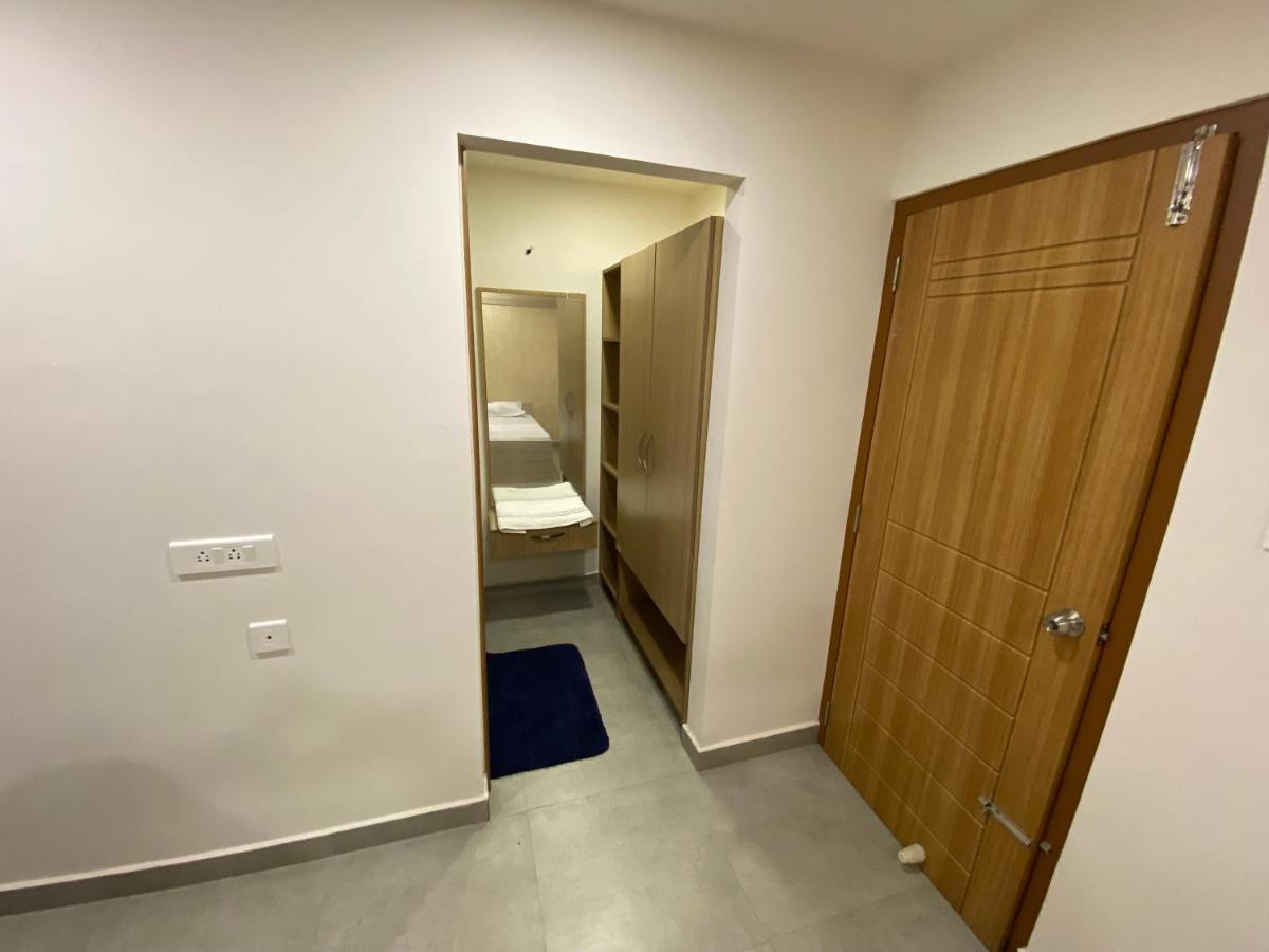 Karippals Inn 戈德亚姆 外观 照片