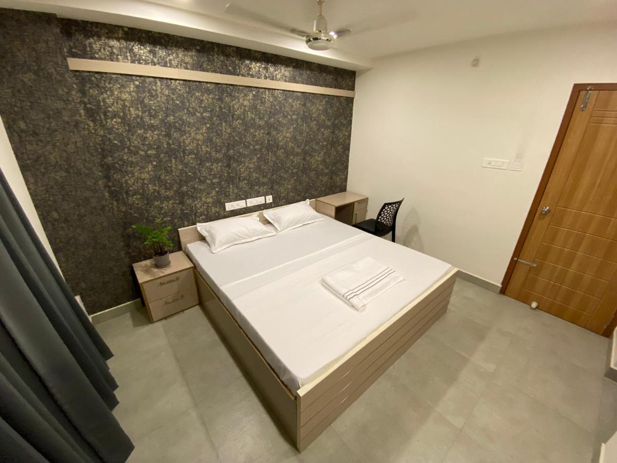 Karippals Inn 戈德亚姆 外观 照片