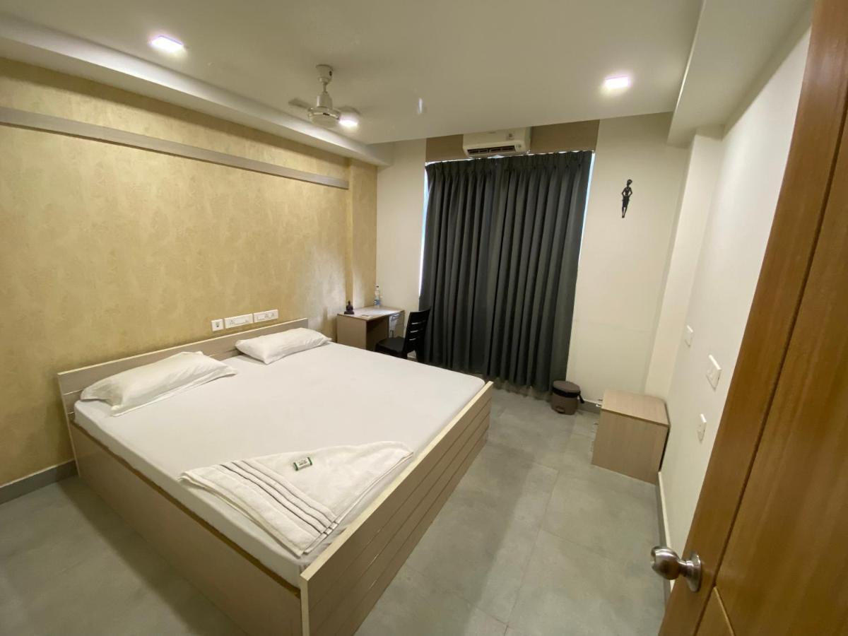 Karippals Inn 戈德亚姆 外观 照片